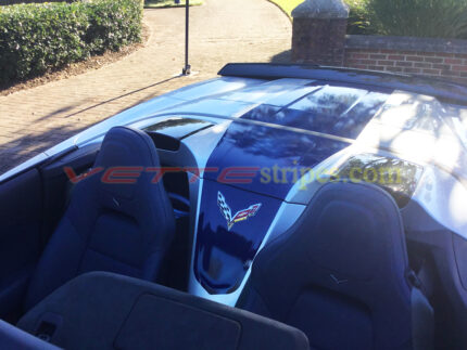 Silver C7 Corvette Z06 convertible with C7R twilight blue center stripes