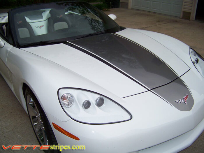 Arctic white C6 Corvette convertible with medium charcoal and black ME stripe