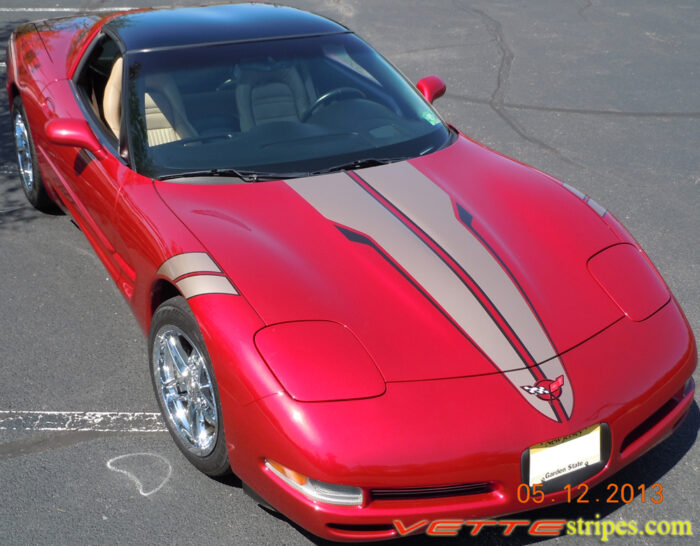 C5 Corvette mag red with light briar brown and metallic black SE3 stripe