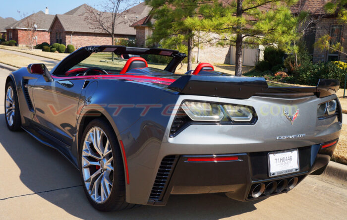 Shark gray C7 Corvette Z06 convertible with red side stripe 4