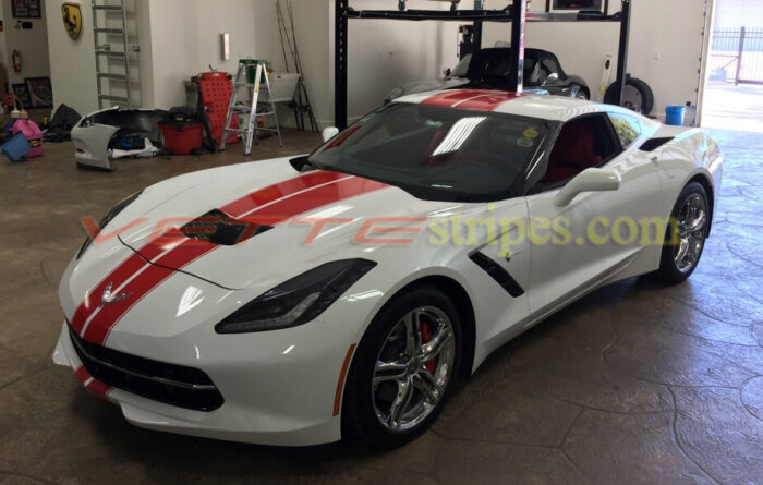 White C7 coupe with red GM full racing stripe 2