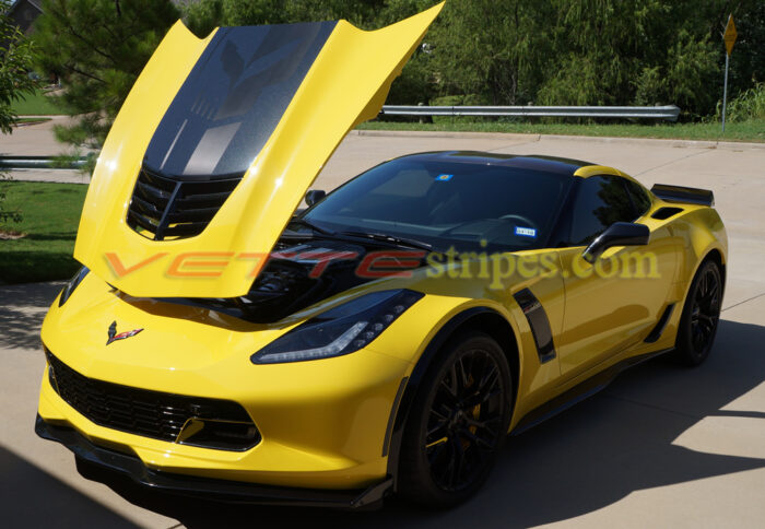 Yellow C7 Corvette Z06 Stinger stripe with carbon fiber C7.R jake skull