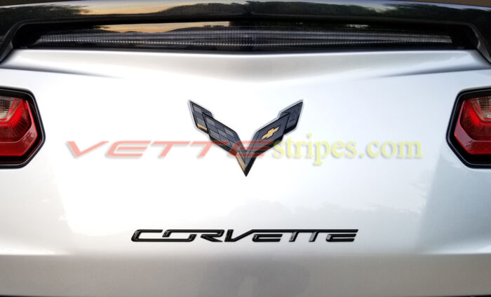 C7 Corvette emblem overlay in gloss carbon flash