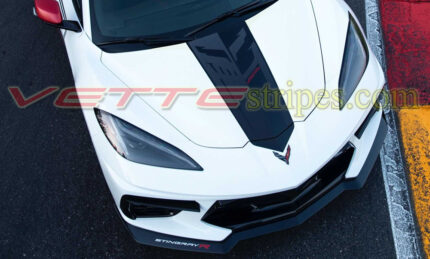White C8 Corvette with OEM stinger stripes without side spears